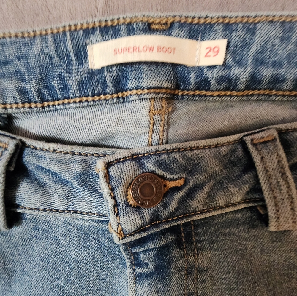 Levi's - Picture 10 of 12